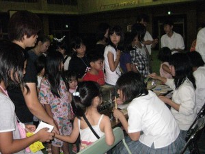 大盛況のプラ板